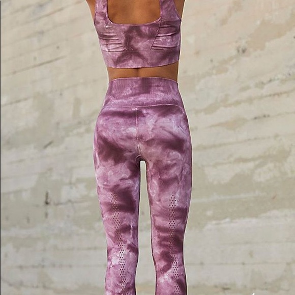 Free People Movement Good Karma tie-dye leggings - Picture 2 of 15